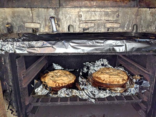 The apple pies in the oven.